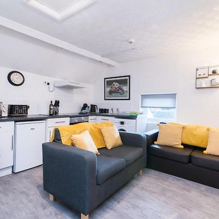 Dd Apartment 8 - Free Parking - Fast Wifi Касл-Донінгтон Екстер'єр фото
