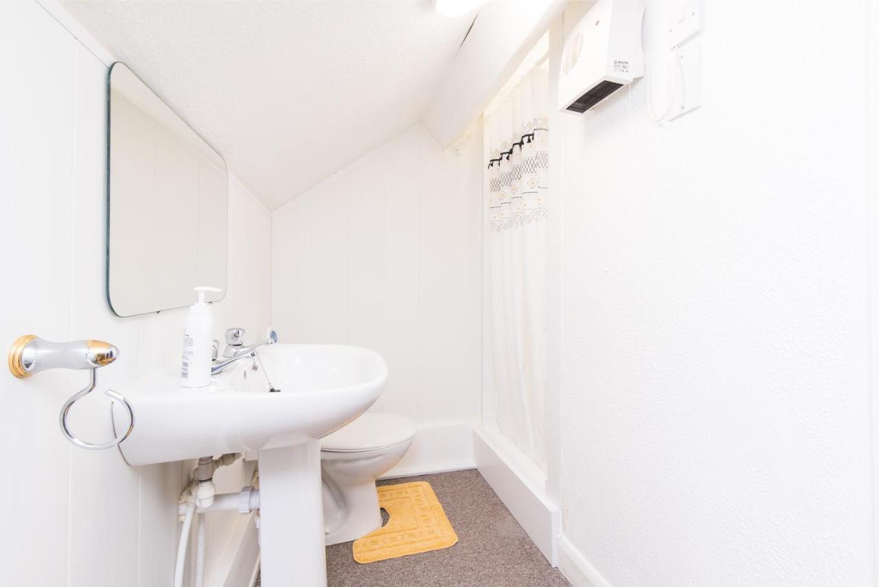 Dd Apartment 8 - Free Parking - Fast Wifi Касл-Донінгтон Екстер'єр фото